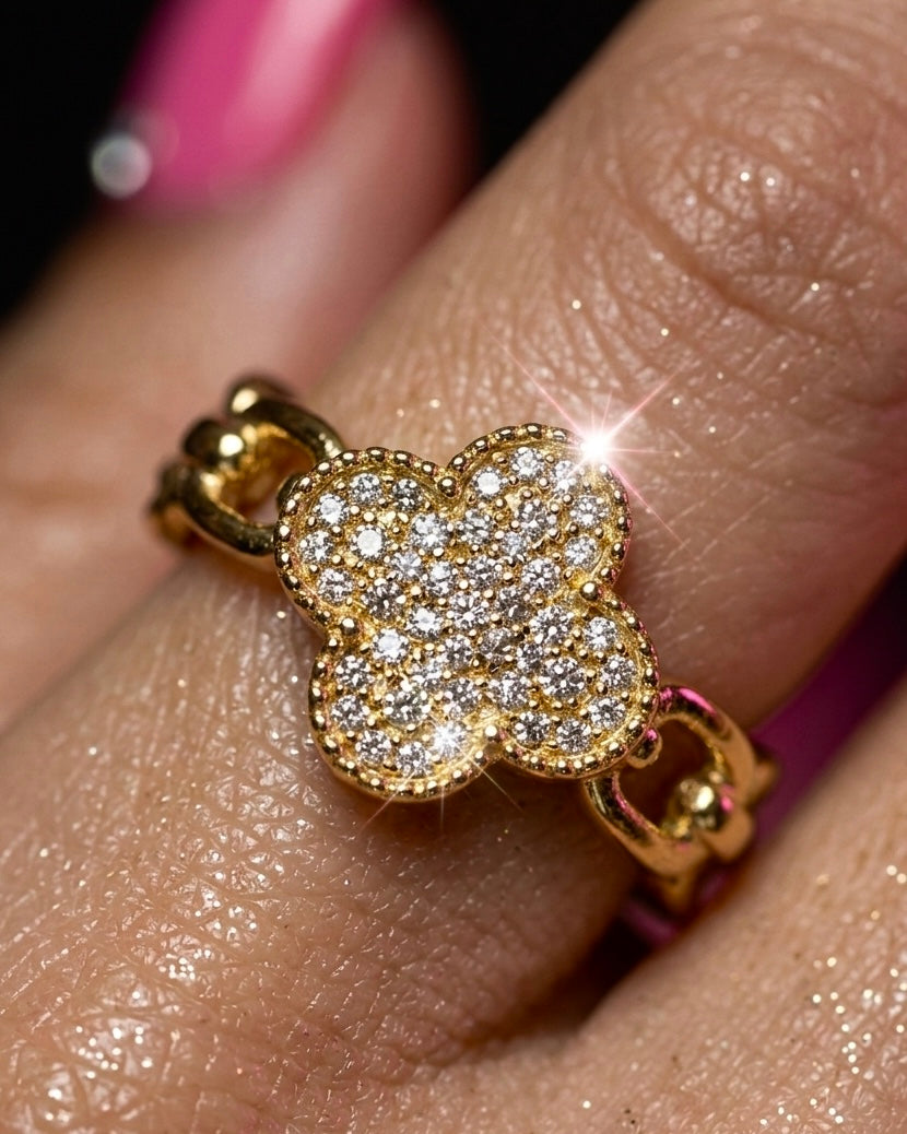 Lucky Diamond Clover Gold Link Ring